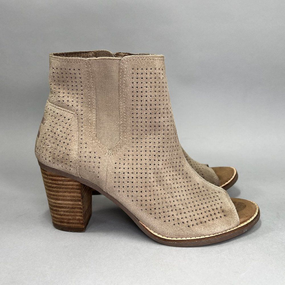 Toms Women's‎ Size 7.5 Perforated Brown Suede Peep Toe Ankle Boots